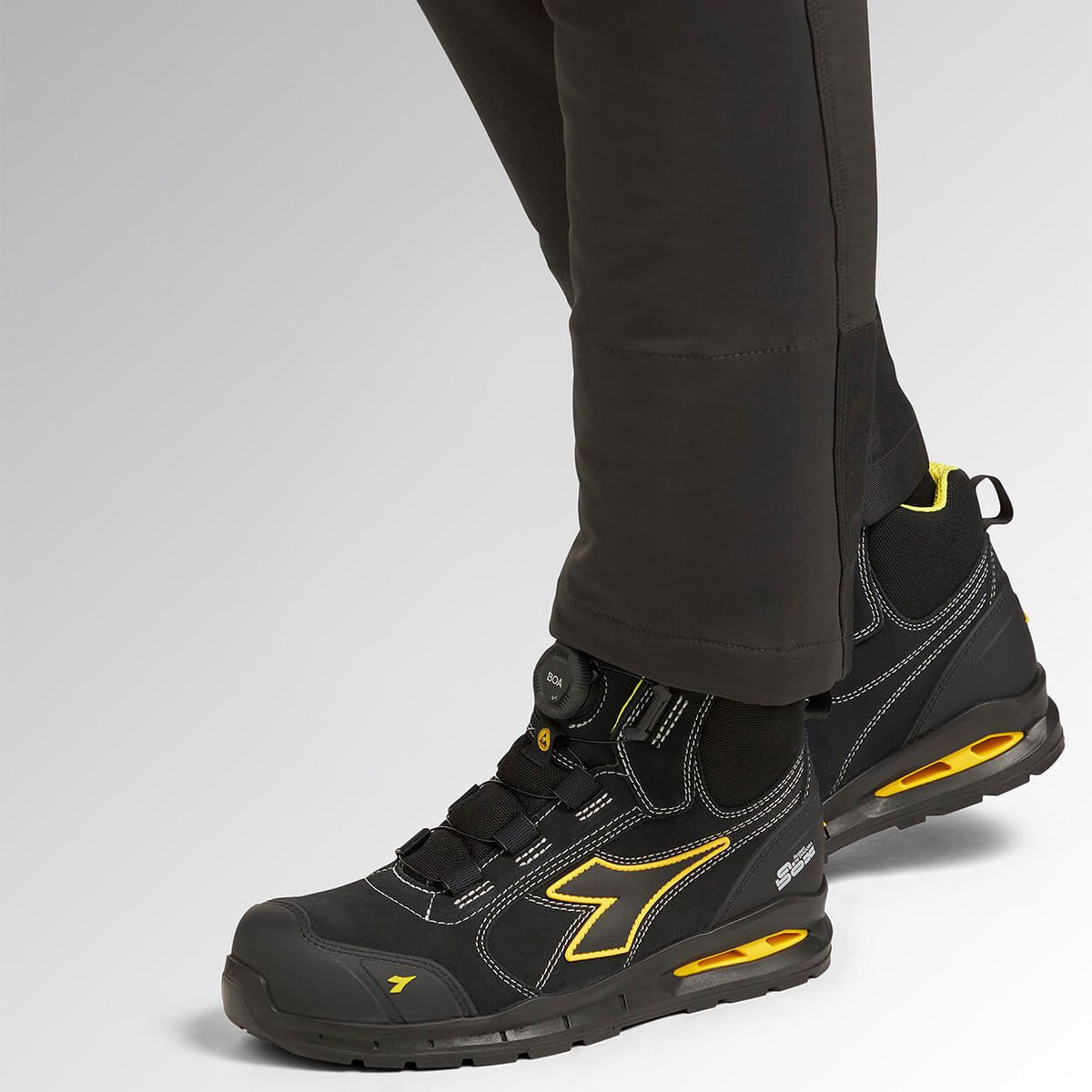 Încălțăminte de protecție DIADORA RUN A.BOX MSTR BOA MID S3S FO SR SC ESD BLACK